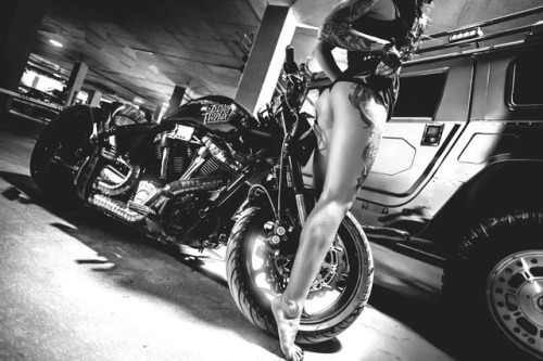 XXX Biker BabesSin duda me gustan mas las nenorras photo