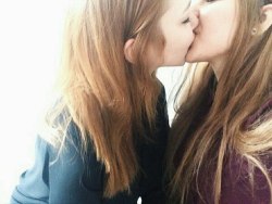 the-inspired-lesbian:  👭🌈💜