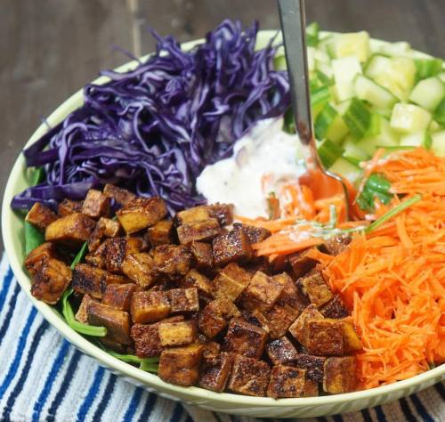 Suya-Spiced Tofu Salad Bowl #lunchinspo . Fyi Tofu = Wara-Soya  . #saladbowl #tofu #vegetarian