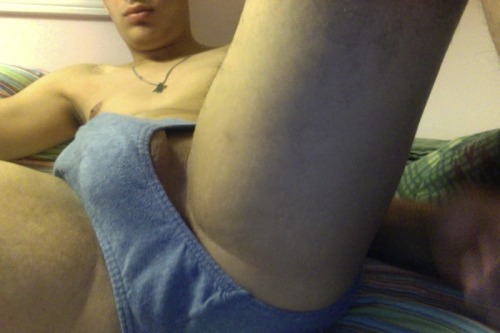 hombres en trusas