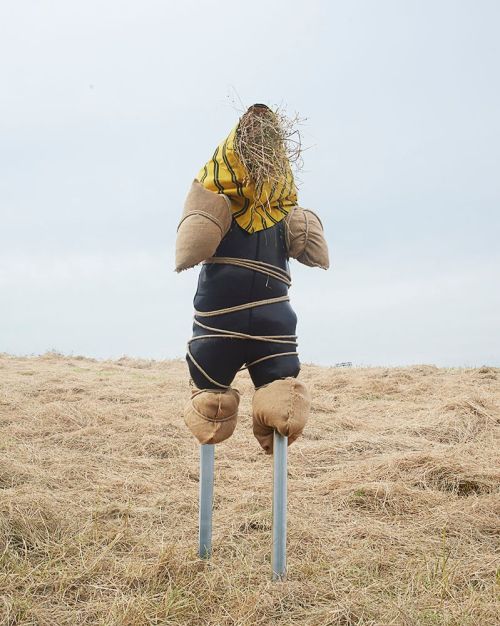 artpornmagazine:   Kate Fichard     ArtPorn Magazine is on Facebook   