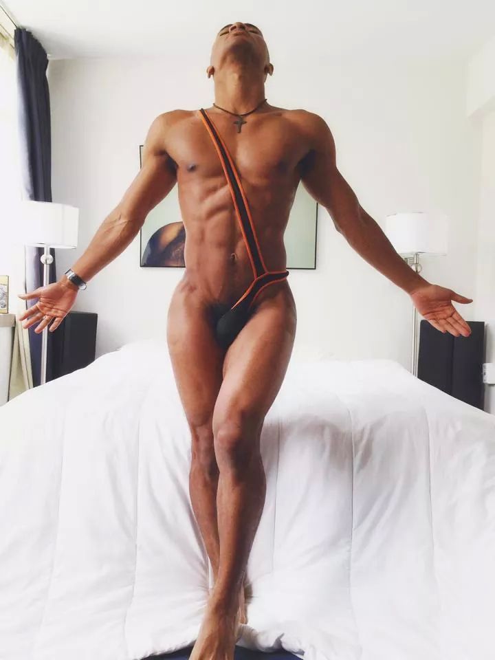 Azz like his mama