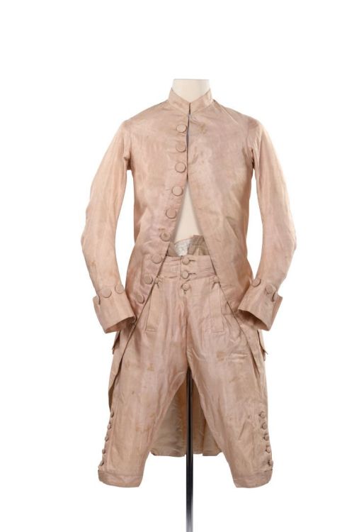 Suit ca. 1785From Enchères Sadde via Interencheres