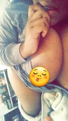 jaylablue:  Titty Tuesday 🙌 from last