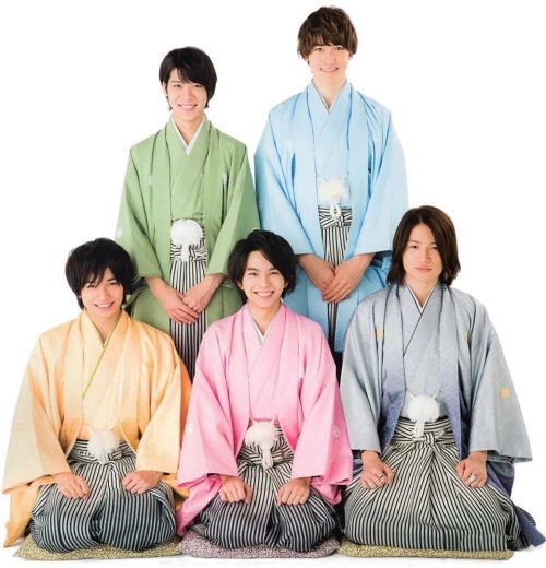 Happy New Years Eve! Look how cute they are in their kimonos ♥︎