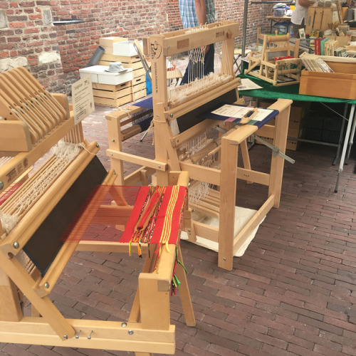 Weversmarkt, Hoorn. #hoorn #weversmarkt #weversmarkthoorn #fibre #fibreart #alltheyarn #shewiththemo