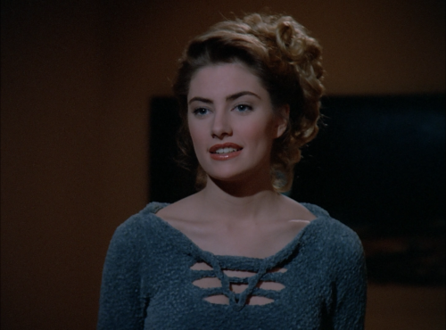 curly-italian:Mädchen Amick is on this episode of TNG and she turns into this thing