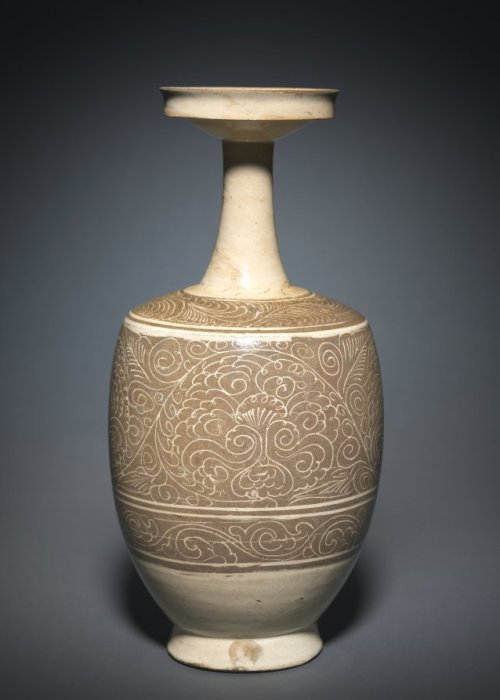 Vase with Floral Scrolls, 900s-1000s, Cleveland Museum of Art: Chinese ArtCizhou ware characteristic