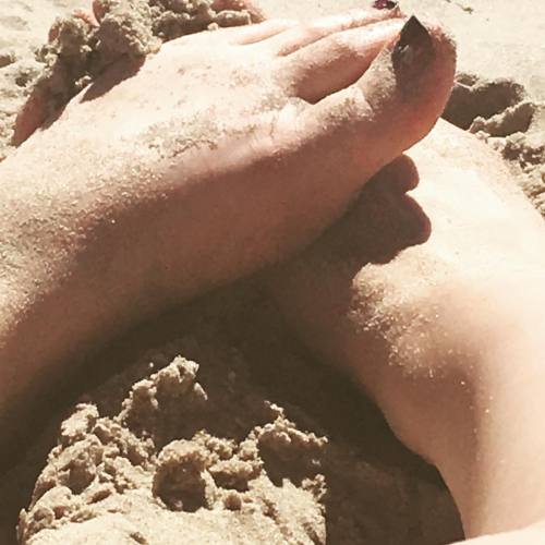 #sand #dirtyfeet #size12feet #longtoes #footfetishnation #footsession for #michigan #feetlovers #foo