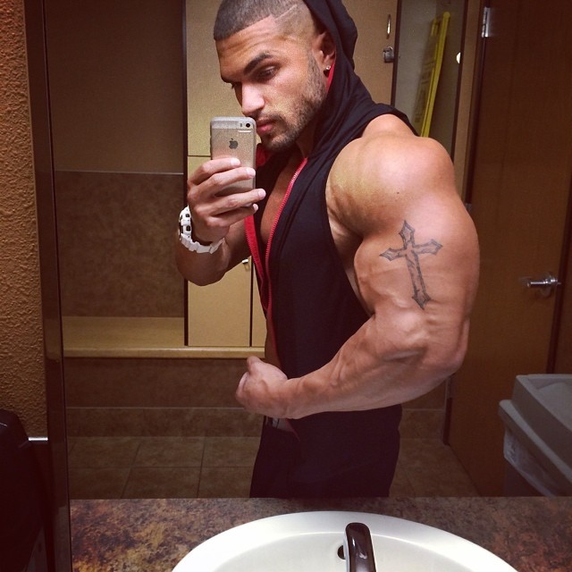 drwannabe:  Raciel Castro