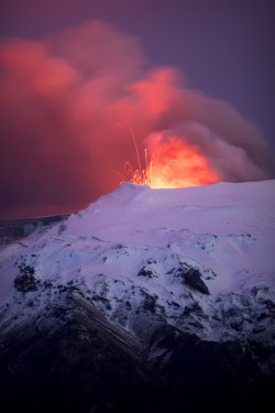 touchdisky:  Lava bomb fountain by steingrimurarnason