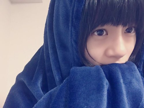 伊藤萌々香（フェアリーズ）さんはTwitterを使っています: &ldquo;毛布が離してくれない。 1枚目の顔まん丸。w t.co/HAcYJUl5rg&rdquo;