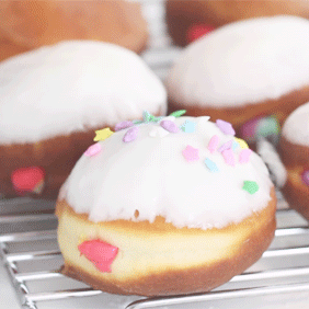 tokkeki:Rainbow-Filled Doughnut by pankobunny 