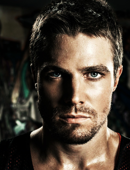 now-we-re-just-stressed-out:  Stephen Amell 