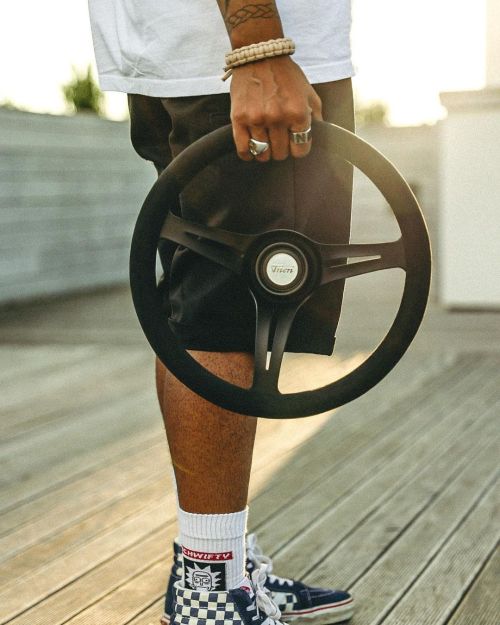 Have you checked the Awesome @trieri_official steering wheels?  Well… we have a video featuri