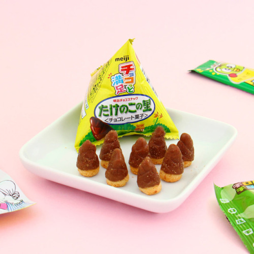  Takenoko no Sato biscuits were included in the September box. The small biscuits are shaped like ba
