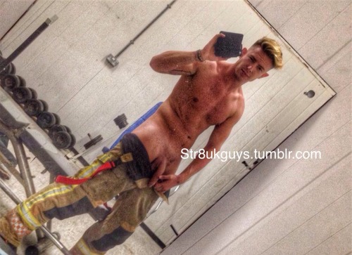 str8ukguys:  25, Lincoln, UK
