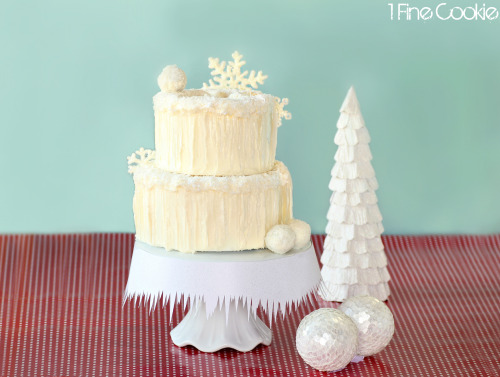 Winter wonderland snow angel cake. Complete with snowflakes, snowballs, icicles, and snow angels.Hol