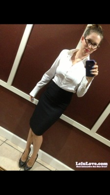 This #secretary is feeling naughty…