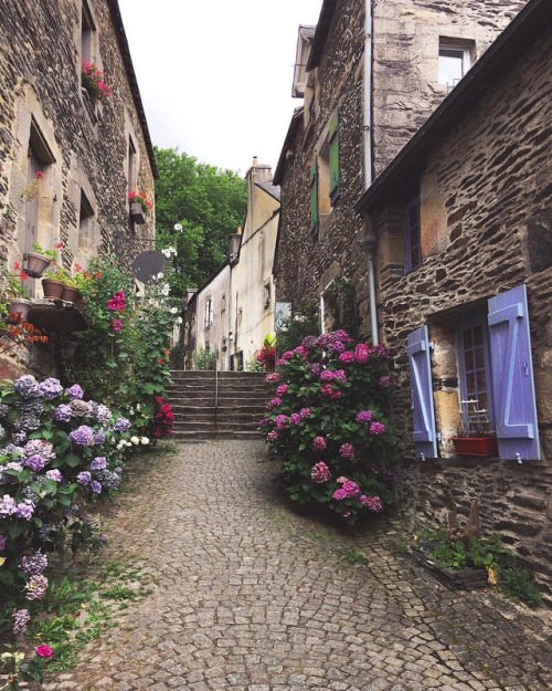 floralls:Charming streets of French village Rochefort-en-Terre by   natalie_wien  