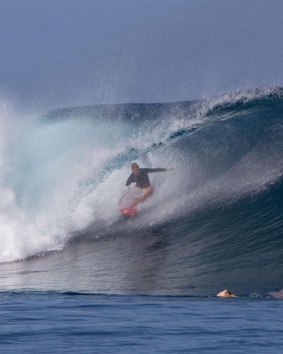 John John Florence punching through the foam ball, making it look way too easy. Swipe for the sequence 🔥
@john_john_florence (at Fiji)
https://www.instagram.com/p/CpRC6fYP9oF/?igshid=NGJjMDIxMWI=