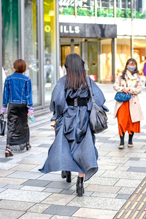 20-year-old Japanese college student Arai - known for mixing kimono, traditional accessories, and mo