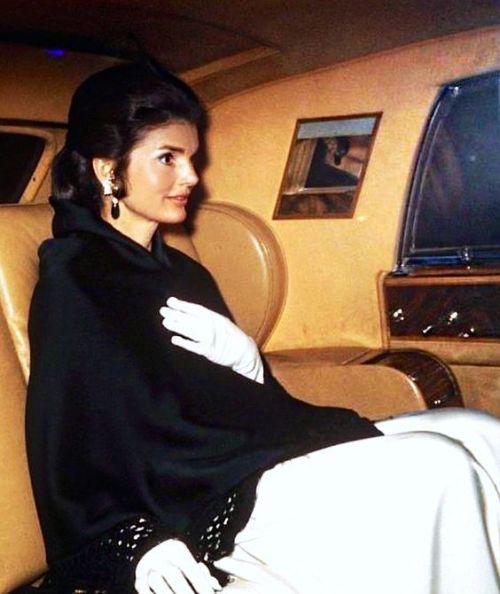 lancer-andlace:Jacqueline Kennedy