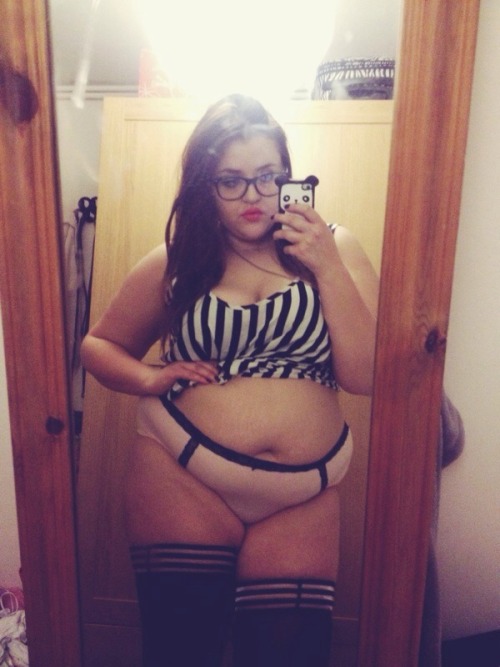 romaromani: I have this love/hate relationship with my body recently.