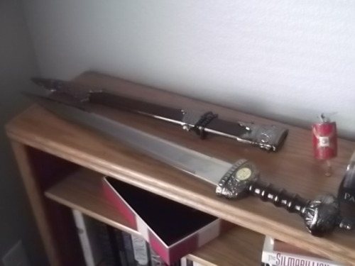 peashooter85:heroineimages:My therapy sword came today—I’d wanted a xiphos, but couldn&r