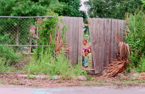 lady-arryn:  Excuse me. Could you give us some change, please? The doctor said we have asthma and we have to eat ice-cream right away.The Florida Project (2017) dir. Sean Baker