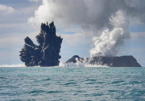 g-t-o:  “An undersea volcano erupts off the coast of Tonga, sending plumes of steam, ash and smoke up to 100 meters into the air, on March 18, 2009, off the coast of Nuku’Alofa, Tonga.” 