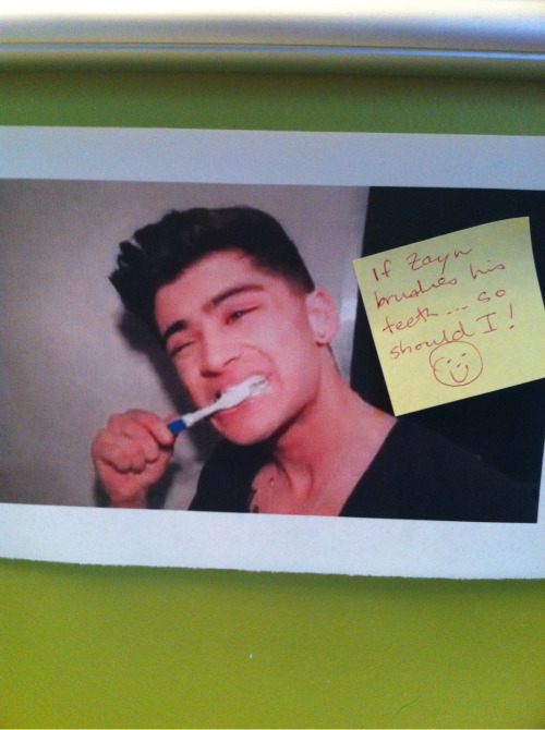 tamponimpala: MY MOM PUT THIS IN MY BATHROOM BECAUSE SHE THINKS I DON’T BRUSH MY TEETH ENOUGH 