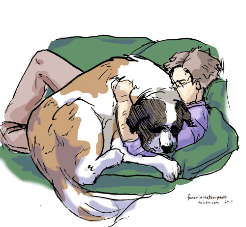 feanorinleatherpants:  Bruce and Maria Hill’s dog Freckles on the lab couch After thinking about Ave