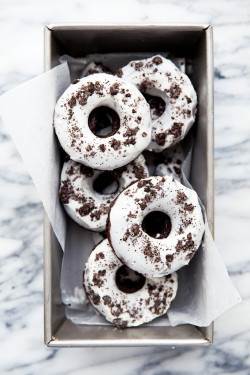 do-not-touch-my-food:  Oreo Donuts  
