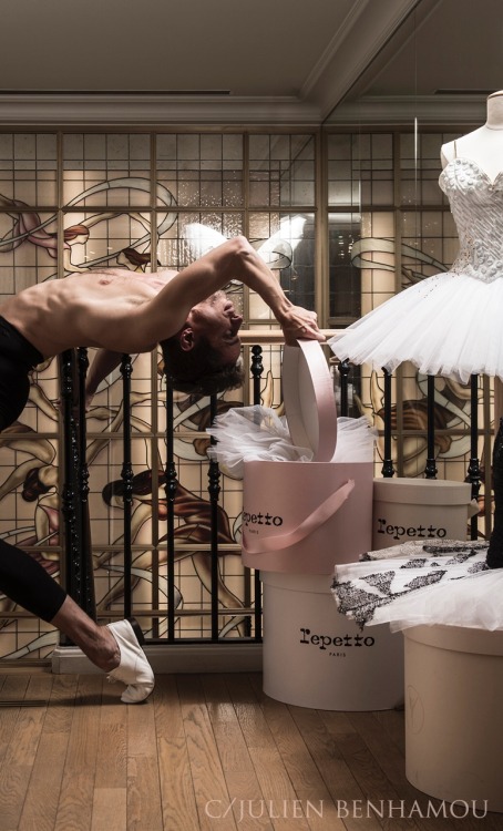 jmopera:  Shooting Repetto Paris #richelieuzizi #balletshoes #danse #repetto #jmopera #art  