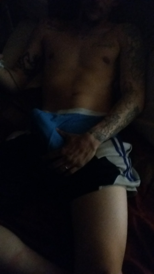 hisslutywife-herbwchubbyfreak:  I walked in to see my hubbies bwc like that asleep