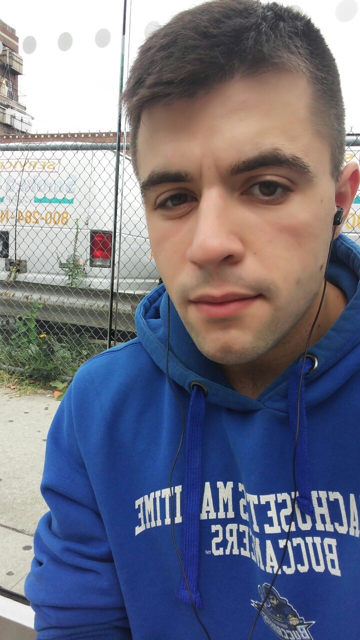 When it&rsquo;s a mean grubbing and just straight up dirty sweatshirt day. 