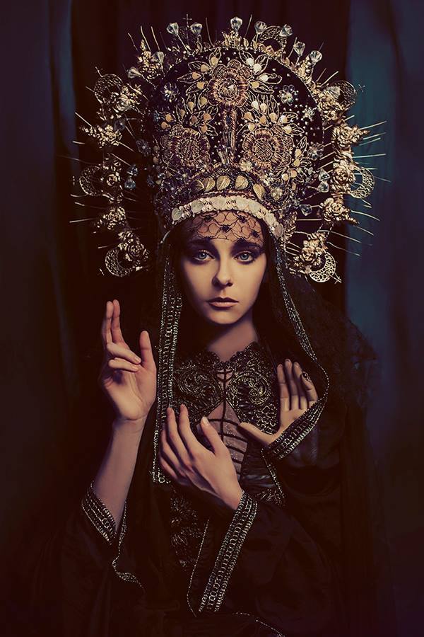 anzlo:  intricate costume design (Madonna series) by Katarzyna Konieczka  This is