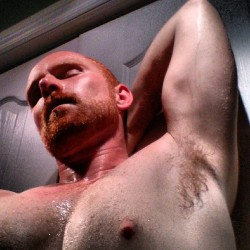 gymger:  It’s gonna be another hot one today! Stay cool! #sweaty #gay #ginger 