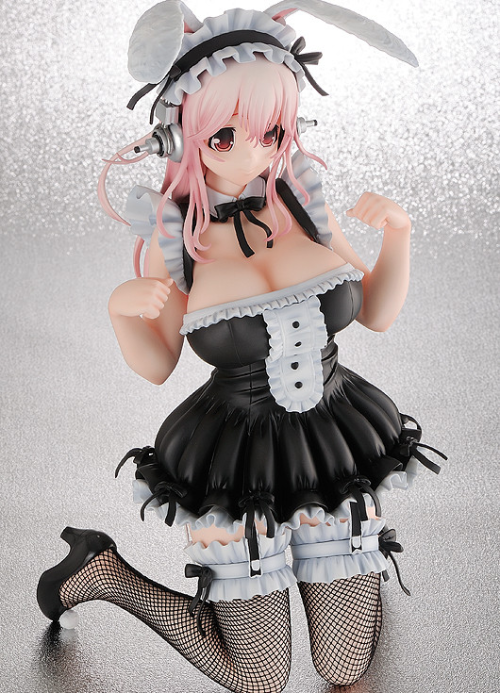 sweetfigures:FREEing PVC ¼ Scale ; Super Sonico from Nitro Super Sonic (Nitro すーぱーそに子)