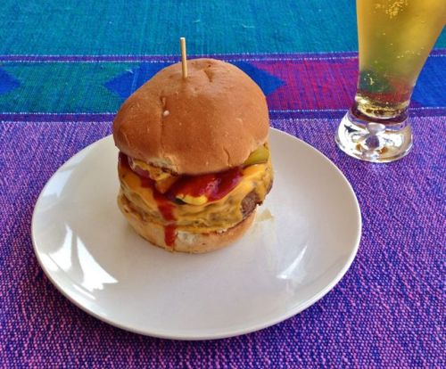 Old-fashioned cheeseburger. I didn&rsquo;t mess with this classic at all: six ounces of good sir