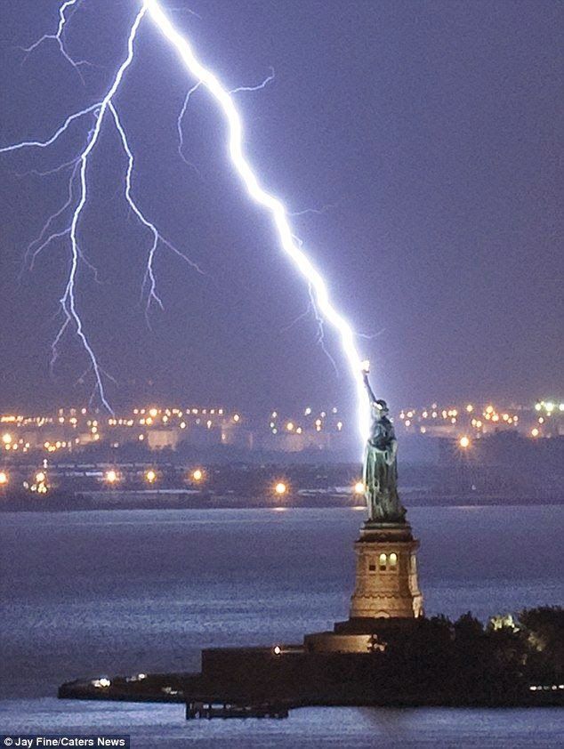 our-amazing-world:  Thunderbolt, Liberty Amazing World beautiful amazing 