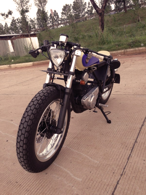 garageprojectmotorcycles:  Mahatma from Besi Moto in Indonesia sent me some pics