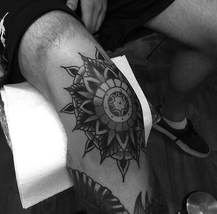 Black And White Tattoo Social — // KNEE TATTOO // Tom Flanagan