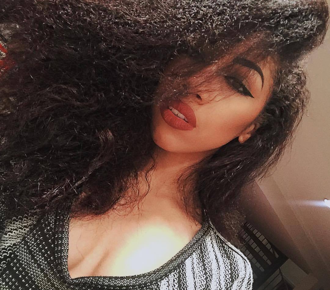 gabbyroars:  focus on me