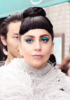 ladyxgaga:  July 29th, 2014: Arriving at her apartment in New York City   I wanna