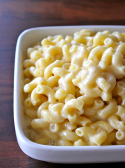 verticalfood:  Homemade Mac and Cheese