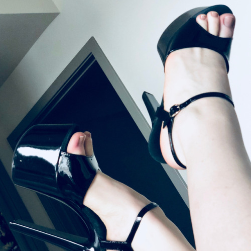 shiriallwood: New heels from a fan! They’re an inch taller than my old pair! Now I need a pedicure  