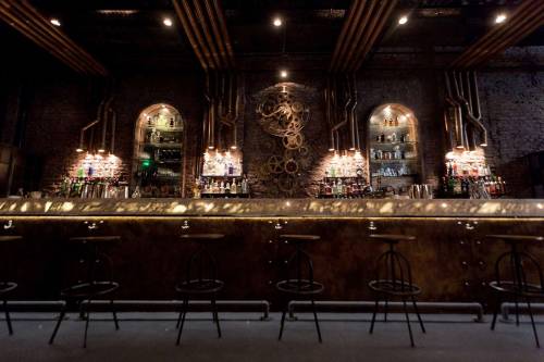 thewickedfawkes:  steampunktendencies:  Victoria Brown Bar, Buenos Aires, Argentine.  Stunning 