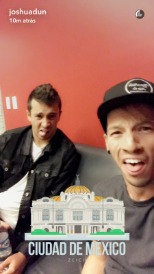 twentyonep-i-l-o-t-s:  Josh Dun via snapchat made my day